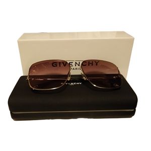 Givenchy GV 7004/S Sunglasses